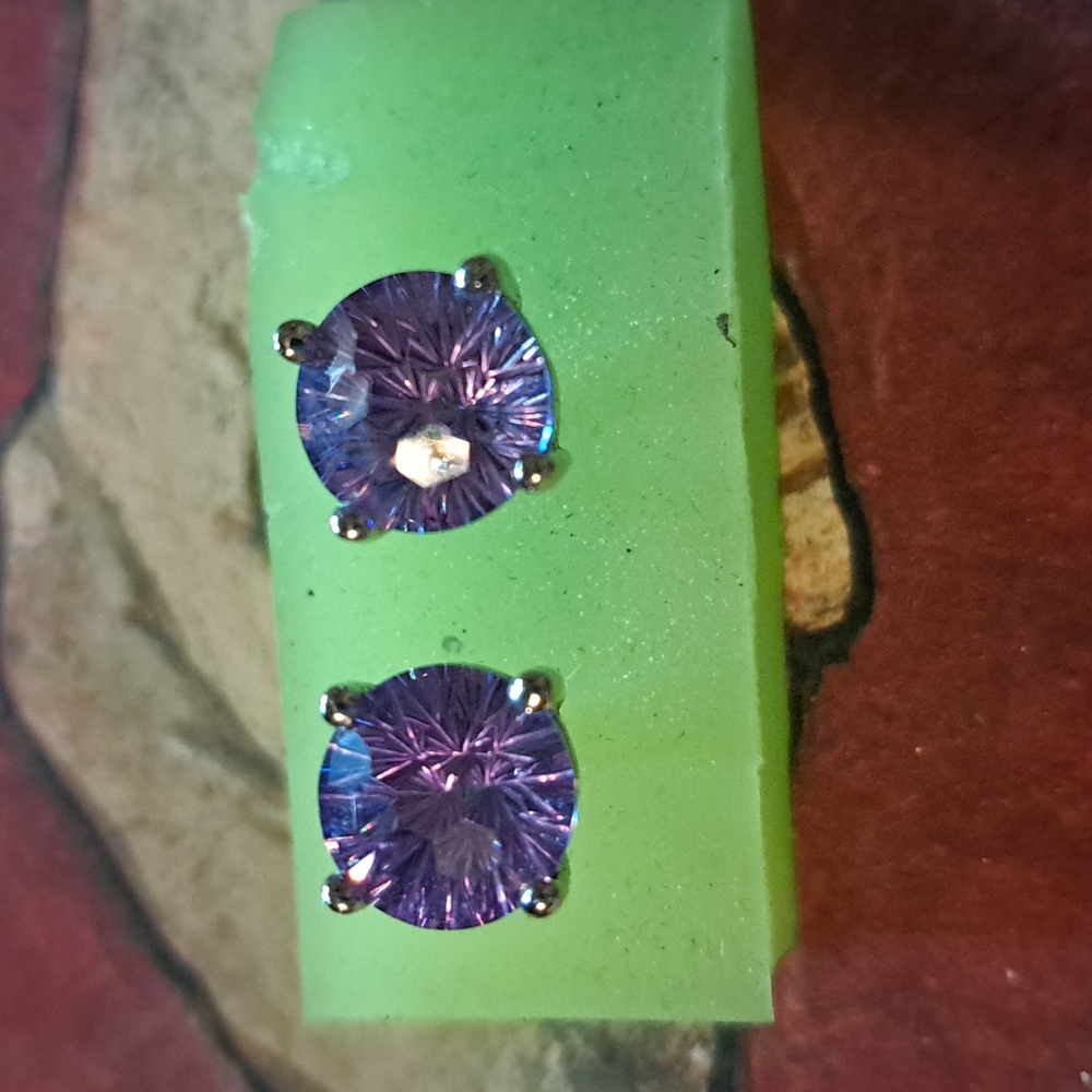 Lavender CZ Stud Earrings, 6mm Round Prong Set Sterling Silver. Like new!